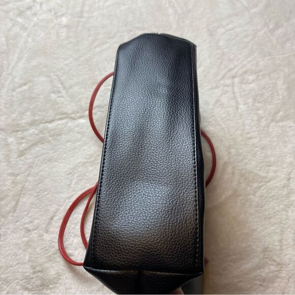 Tolblanc Black and Red Leather Convertible Shoulder Bag to Backpack Bag - Picture 10 of 14